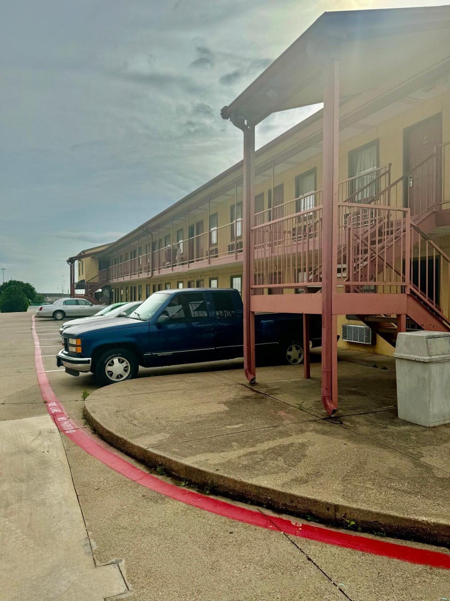 Seagoville Inn エクステリア 写真
